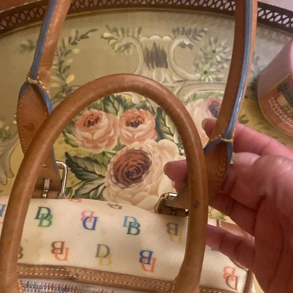 Dooney & Burke mini barrel purse signature leather - Picture 5 of 15